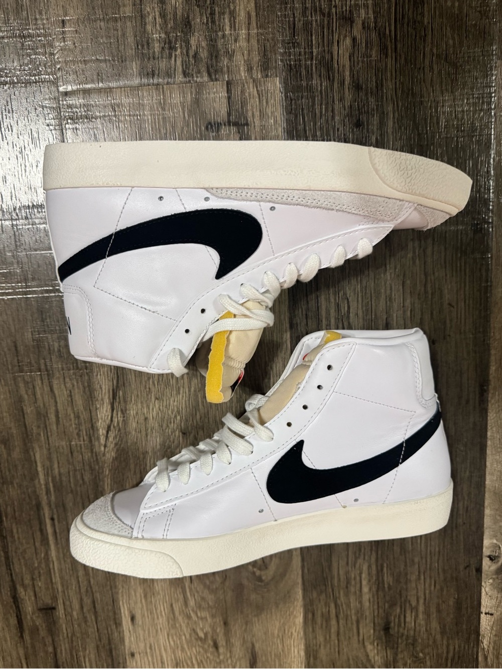 Nike Blazer Mid 77 Vintage High Top Trainers White & Black